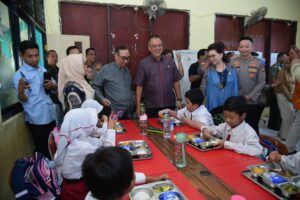 harris turino makan gratis