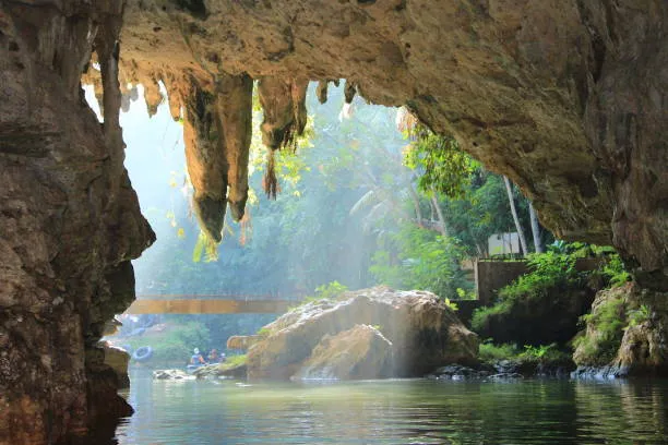 entrance to the pindul cave