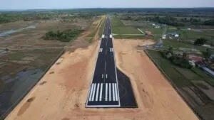 run way bandara arung palakka bone sepanjang 1400 meter 169