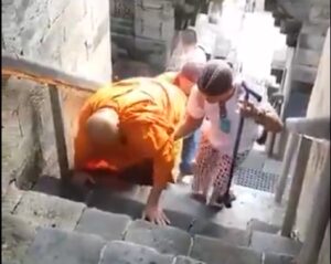 borobudur biksu