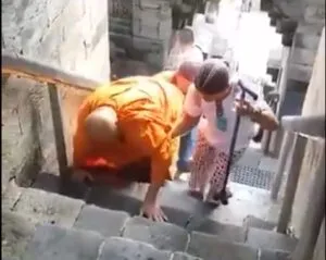 borobudur biksu