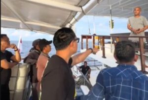 bupati mentawai ngamuk x