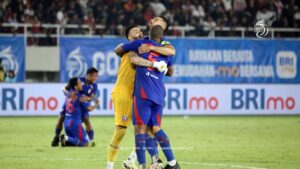 pertama kembali ke kanjuruhan misi tiga poin arema fc hadapi persik 1746937364
