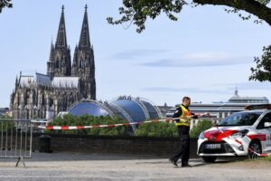 cologne bom efe