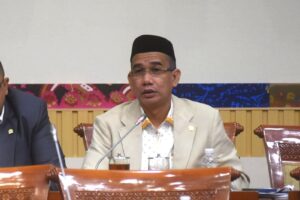 anggota komisi iii dpr ri rudianto lallo saat rapat kerja komisi iii dpr ri bersama ma mk dan ky 20250710154556