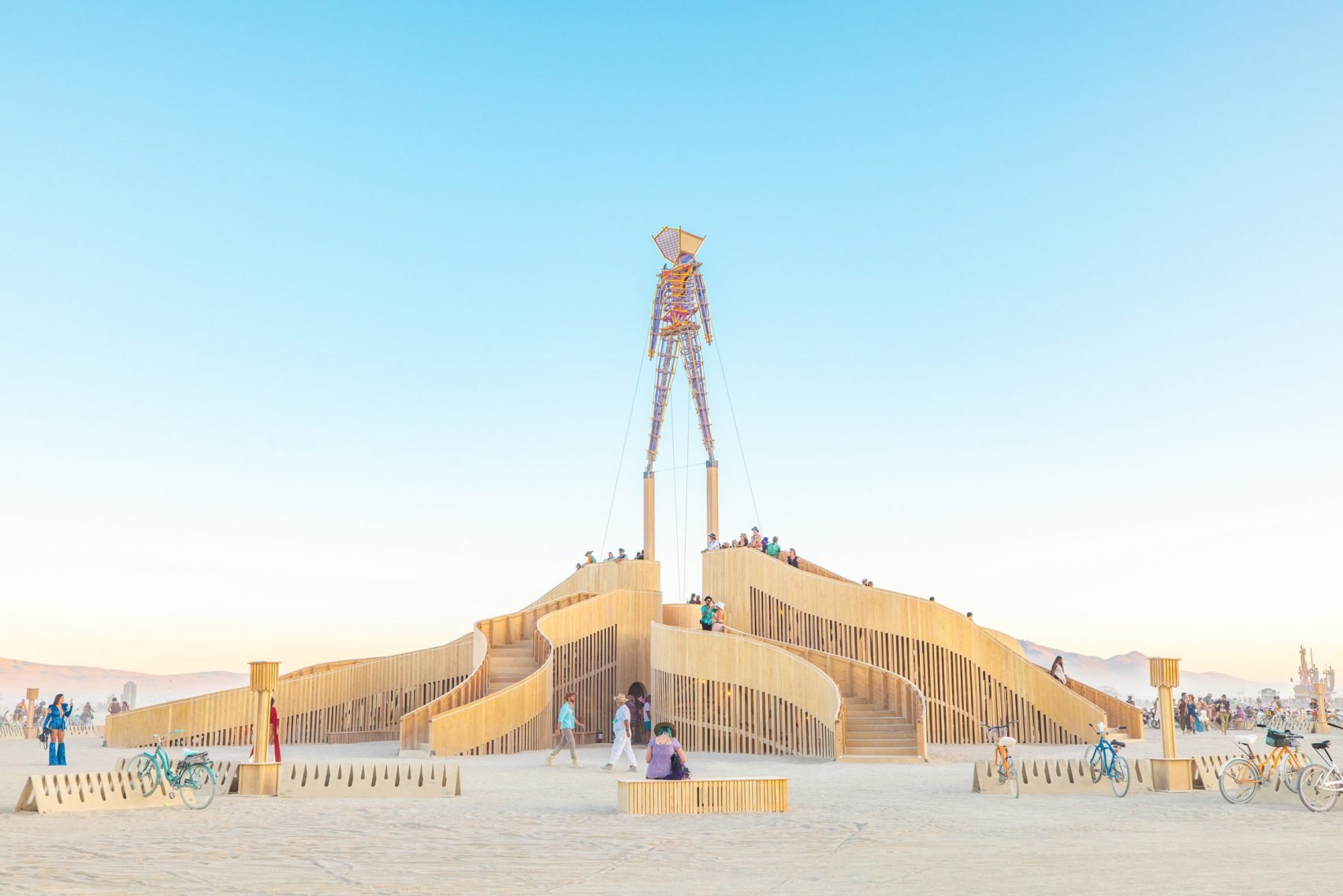www.dezeen.com4