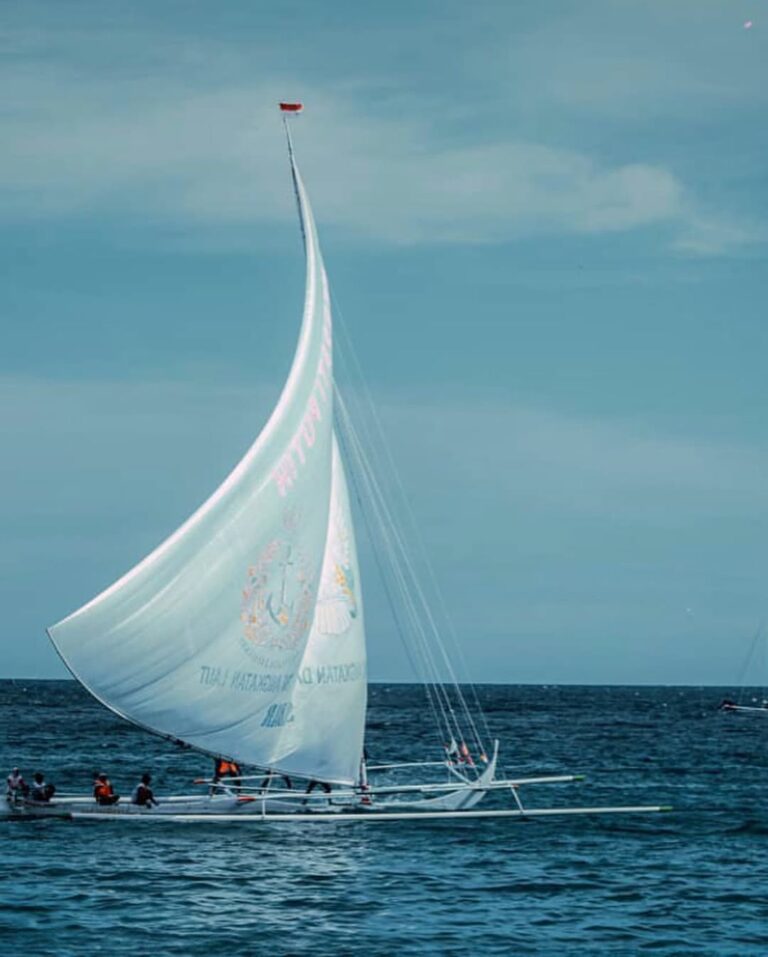 perahu sandeq, warisan budaya dari sulawesi yang terancam punahperahu merupakan salah satu moda