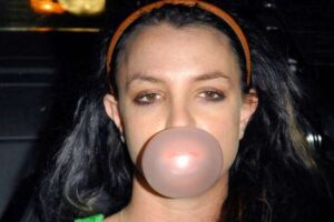 britney spears permen karet