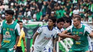derby jatim di gbt bikin rekor jumlah penonton terbanyak pekan ke 13 bri super league 2025 26 1763992762