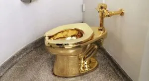 toilet emas