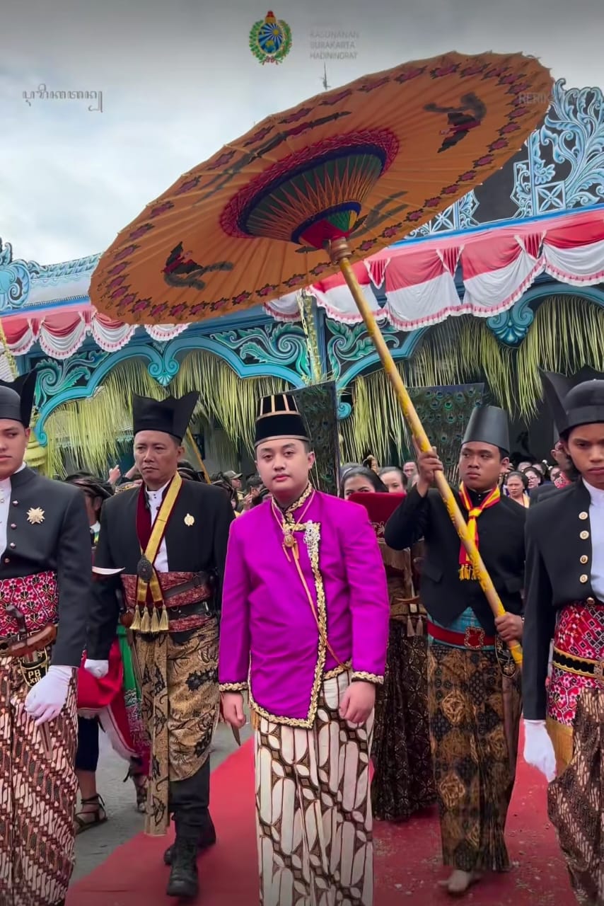 Gusti Purbaya Resmi Dinobatkan Jadi Raja Keraton Surakarta | keidenesia.tv