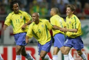 roberto carlos ronaldinho getty