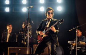 nmear nme glasto 2023 arctic monkeys live 19 photo credit andy ford@2000x1270 696x442