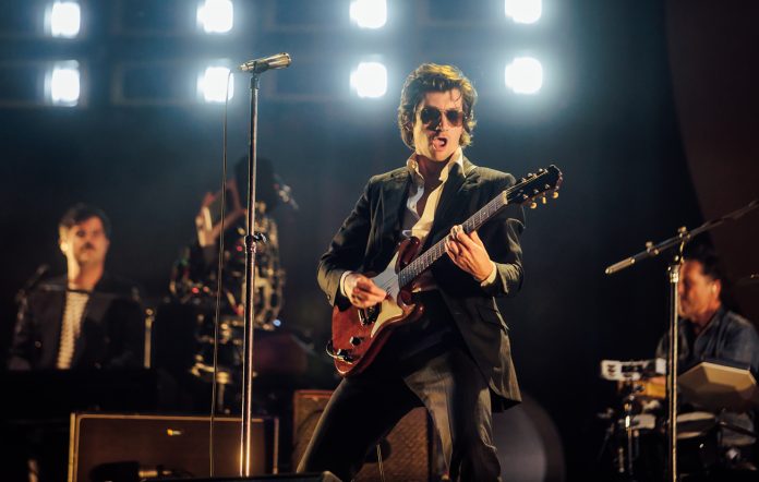 nmear nme glasto 2023 arctic monkeys live 19 photo credit andy ford@2000x1270 696x442