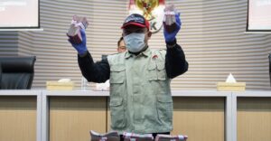 kpk tangkap tangan tersangka penerimaan hadiah atau janji pengurusan sengketa lahan di pn depok image large