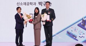 new spray on powder instantly seals life threatening wounds