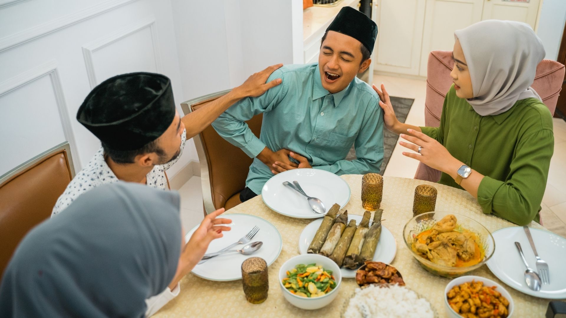 teks paragraf anda (3)