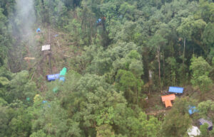 1533981699.kamp pendulang yang melakukan penambangan emas ilegal di wilayah korowai
