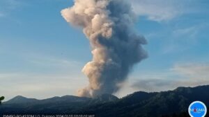 gunung dukono erupsi 169
