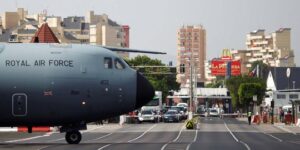 i w news 2016 06 28 724344 540x270 uniknya bandara gibraltar miliki landasan pacu sekaligus jalan raya