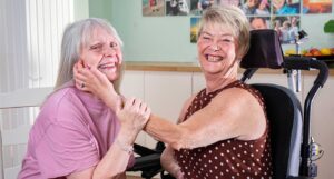 mum meets transplant recipient who received her daughter's hand