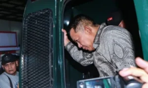 febrie tanpa rompi dan borgol ditahan di rutan kpk