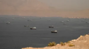 selat hormuz kapal reuters