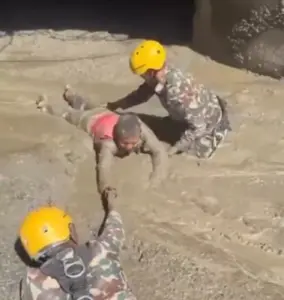 banjir bandang nepal terowongan