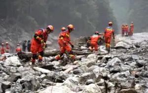 banjir bandang pencarian korban