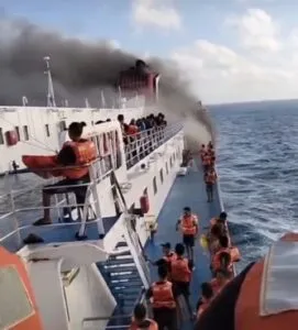 kapal terbakar