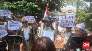 belasan orang geruduk rumah jokowi buntut pernyataan budi arie 1789018363947 169