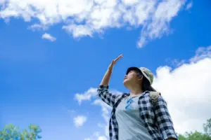 travelers young women look amazing mountains forests wanderlust travel ideas space messages great moments atmosphere