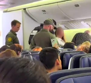 united airlines drunk passenger