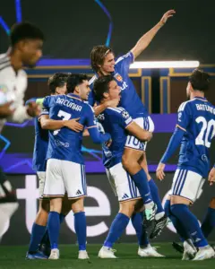 🇬🇧 como 1907 secured three points against manchester united at the sinigaglia this evening,3